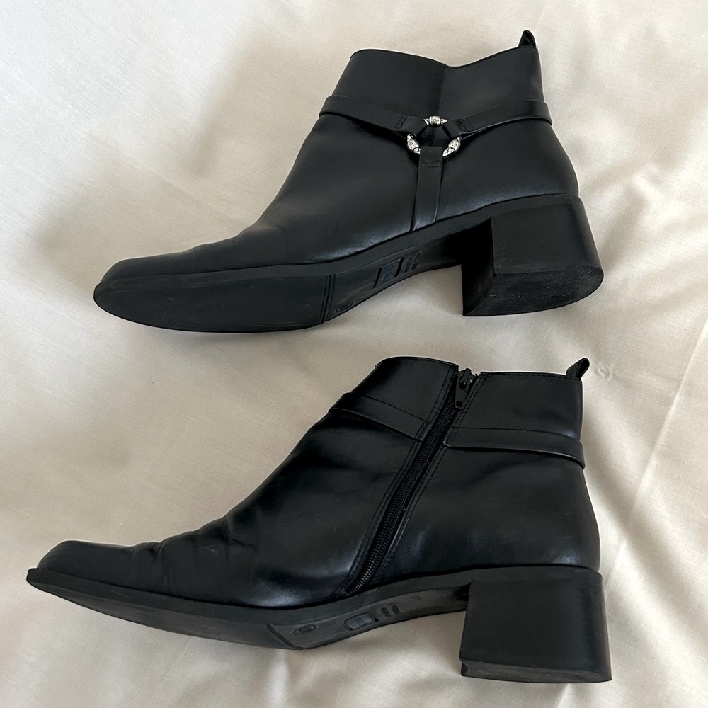 London Fog Heeled Boot